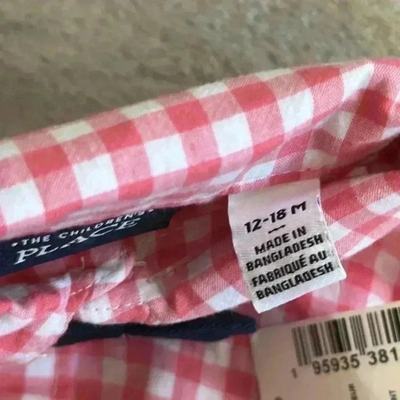 ⭐️The Children's Place - NWT -Gingham design button down onesie bowtie. 12-18 mo - Picture 2 of 3